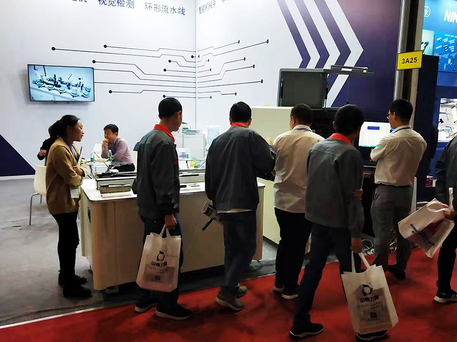 实时 | 尊龙凯时新机亮相2019大湾区工业博览会